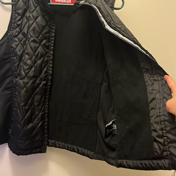 Marker Women's Black Quilted Vest size large - Picture 9 of 10
